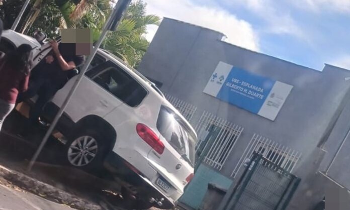 carro-invade-esplanada-site