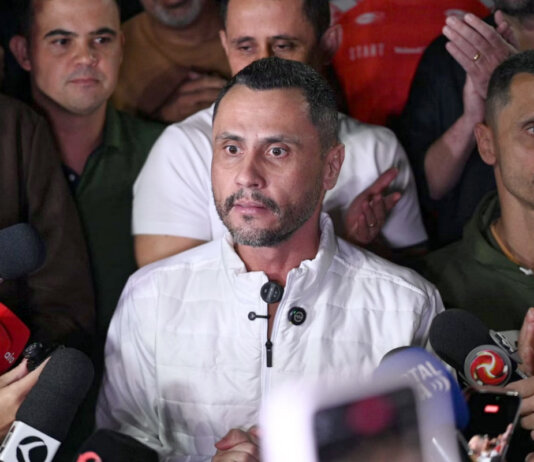 Cleitinho surpreende, pede perdão e diz que não será candidato ao governo de Minas